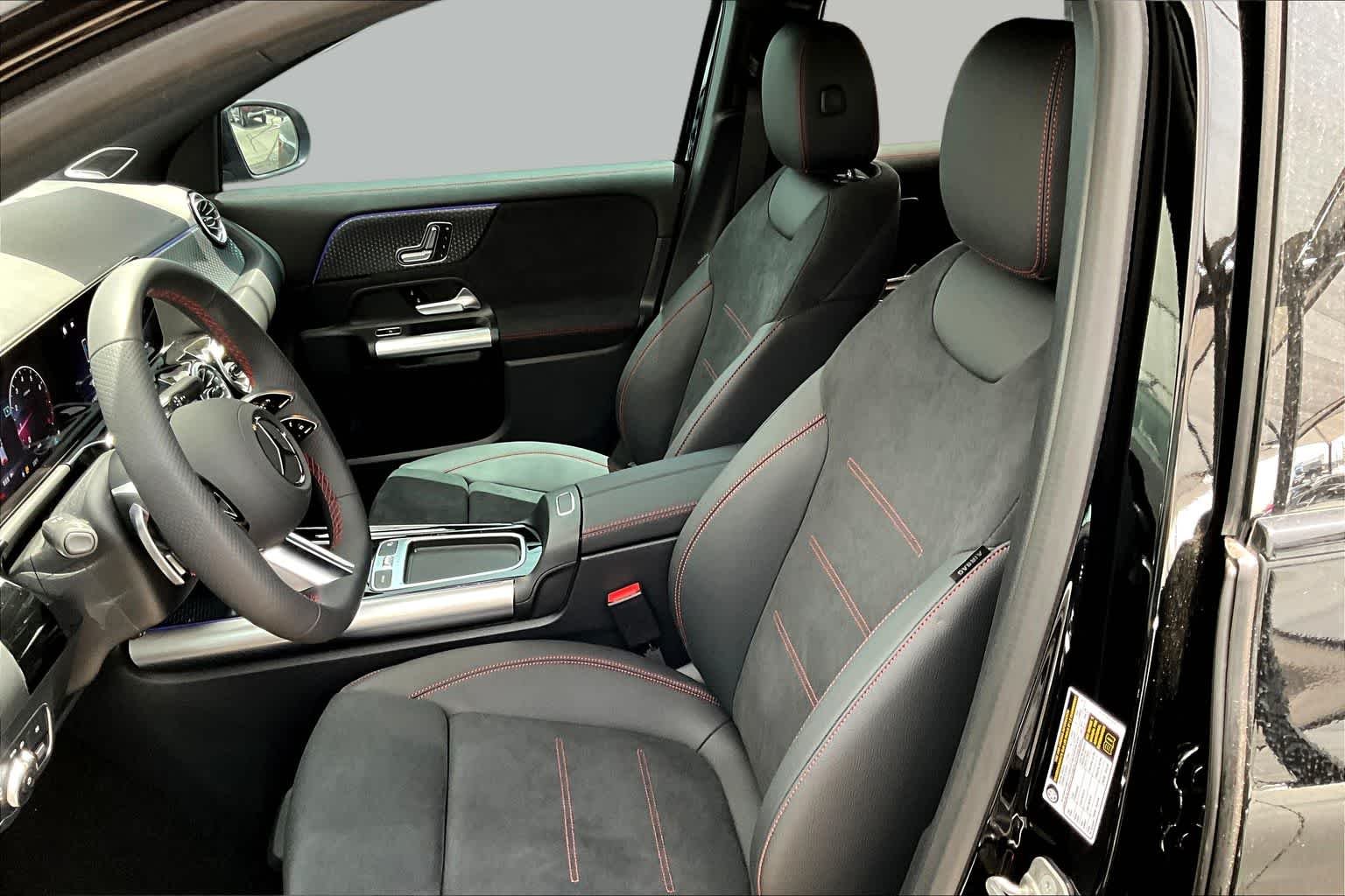 Used 2025 Night Black Mercedes-Benz GLA 250 image 17
