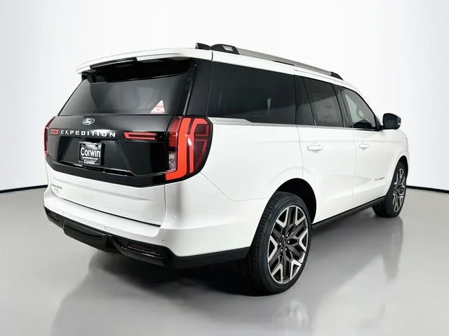New 2027 Star White Metallic Tri-Coat Ford Platinum image 7