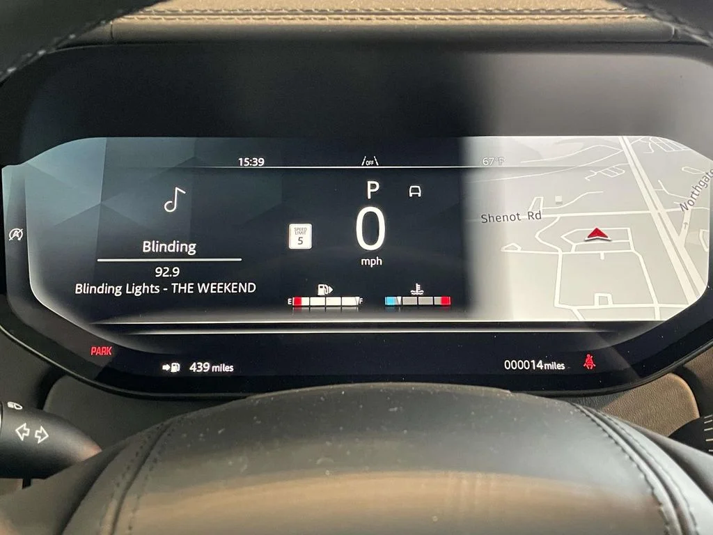 New 2026 Carpathian Grey Land Rover SE image 40