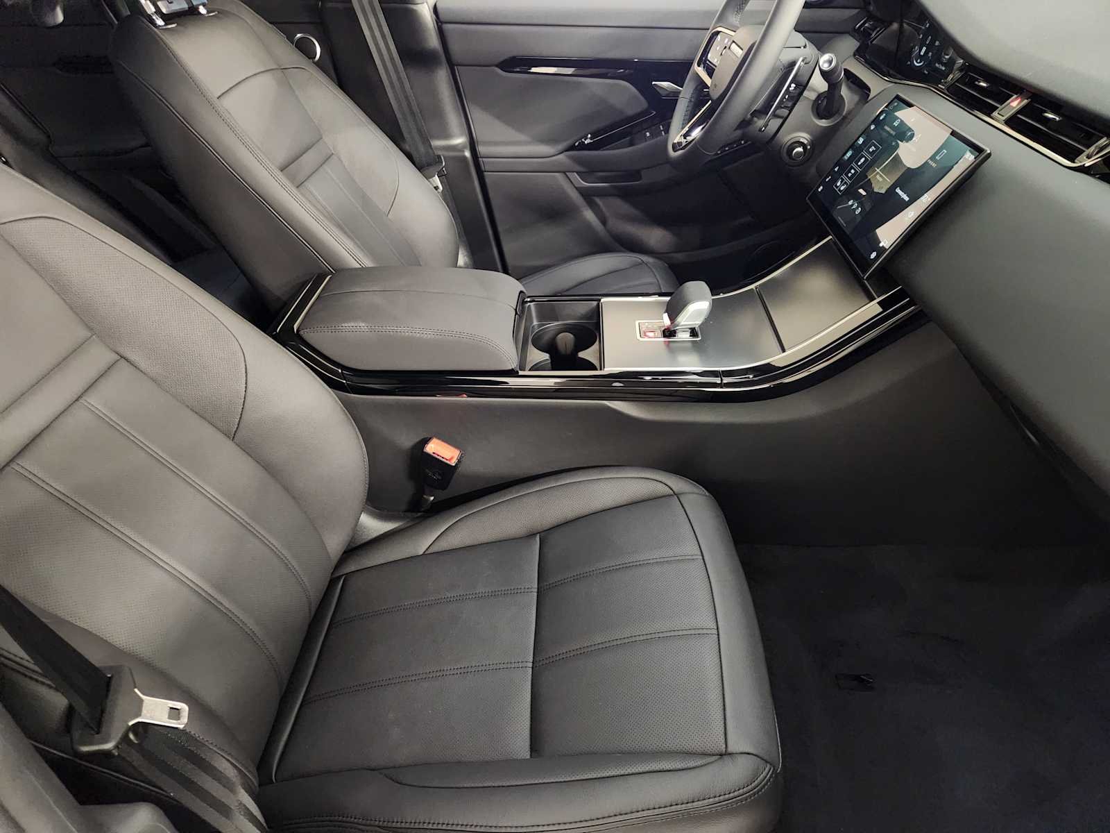 New 2026 Fuji White Land Rover Core S image 3