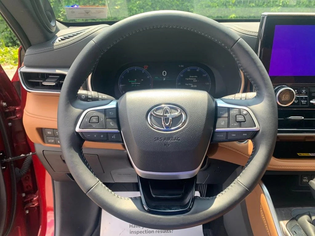 Used 2025 Red Toyota Platinum image 29