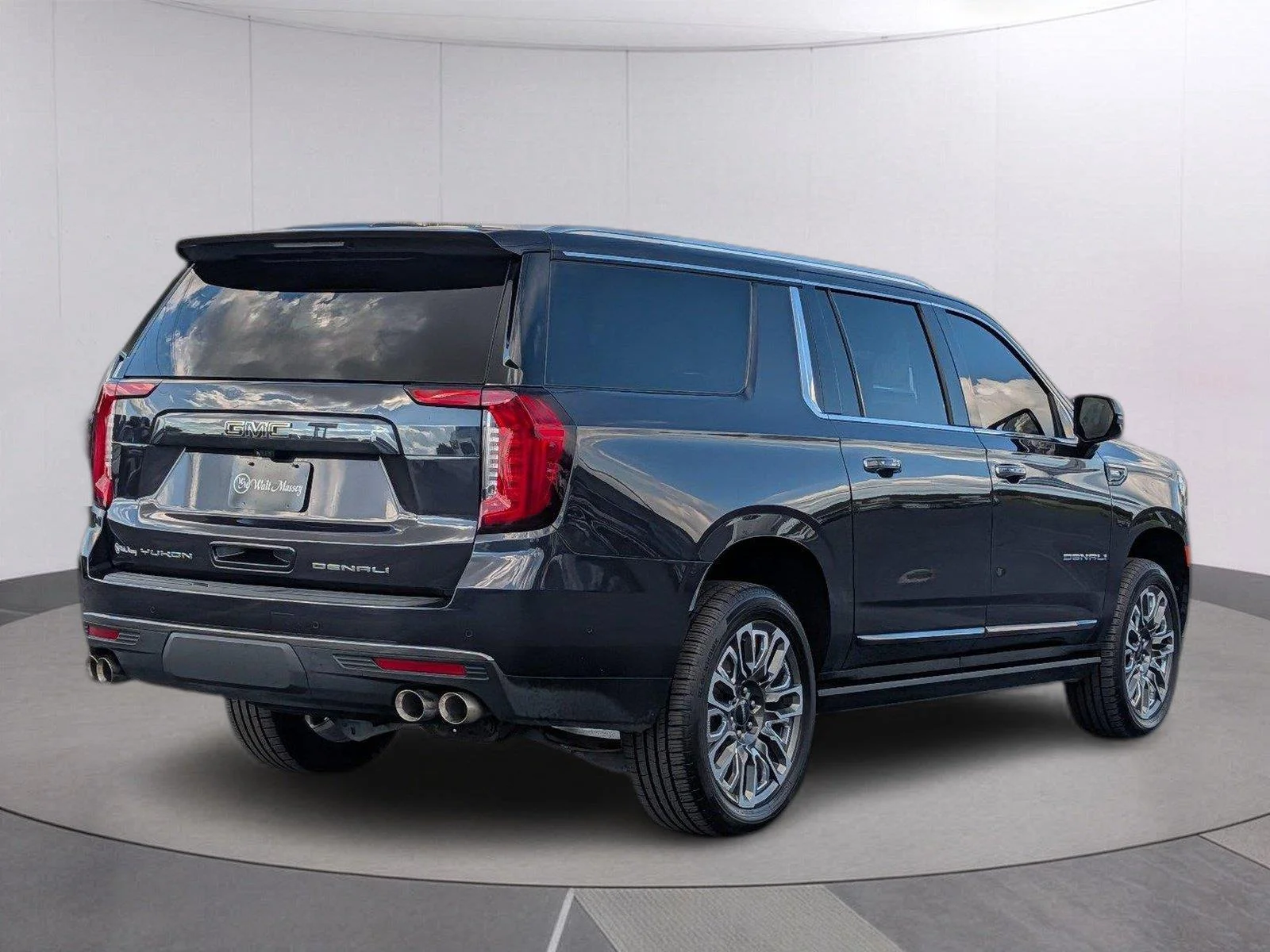 Certified Used 2023 TITANIUM RUSH METALLIC GMC Denali Ultimate image 5
