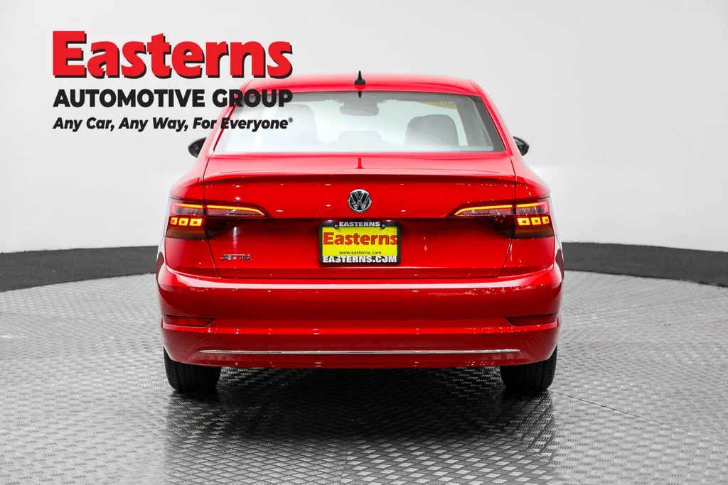 Used 2019 Red Volkswagen SEL image 6