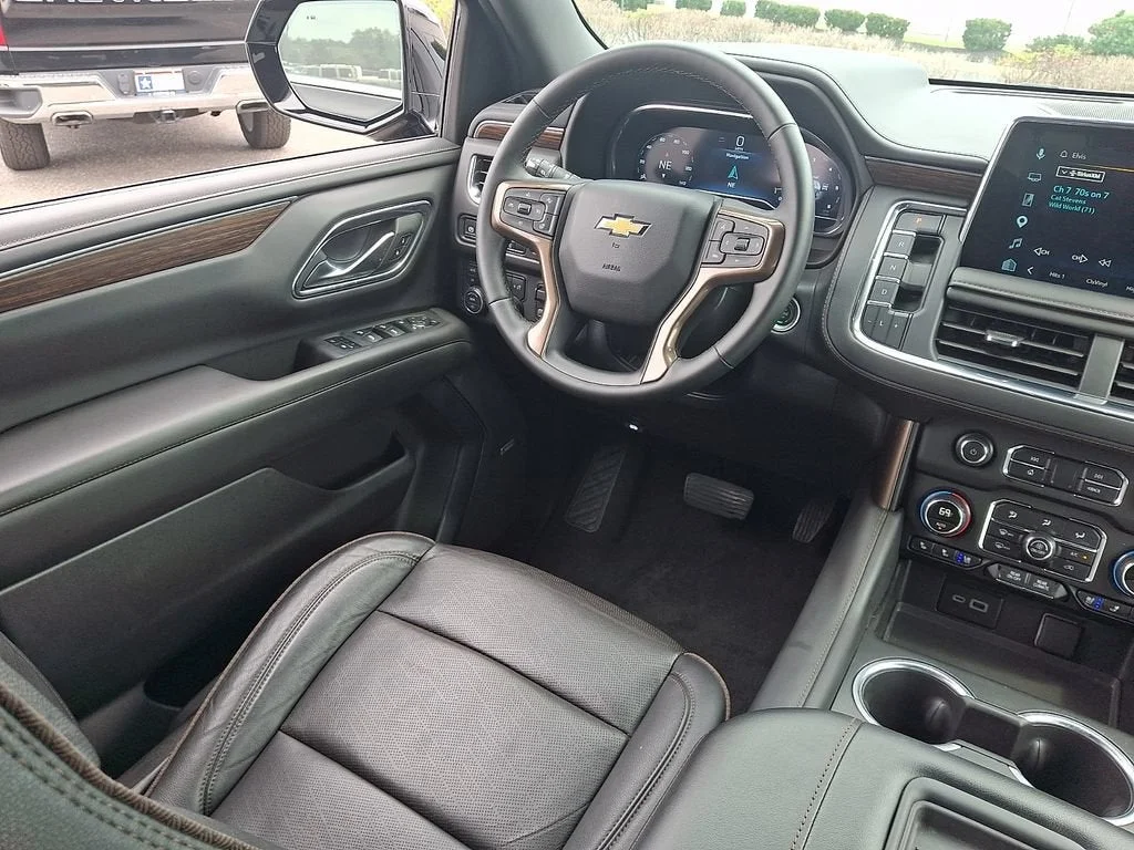 Used 2024 Black Chevrolet High Country image 48