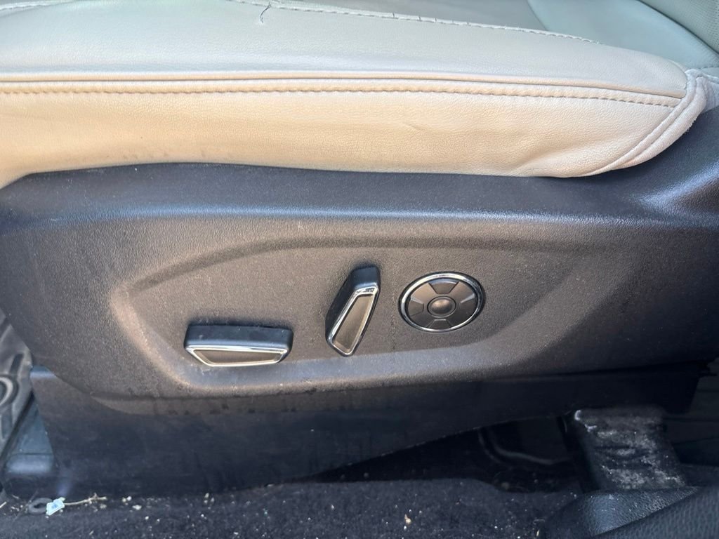 Used 2016 Black Ford Platinum image 13