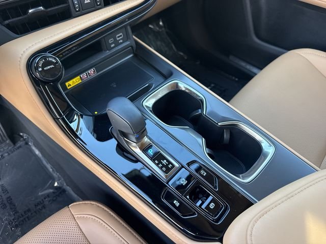 2025 Lexus NX 250 - Photo 21