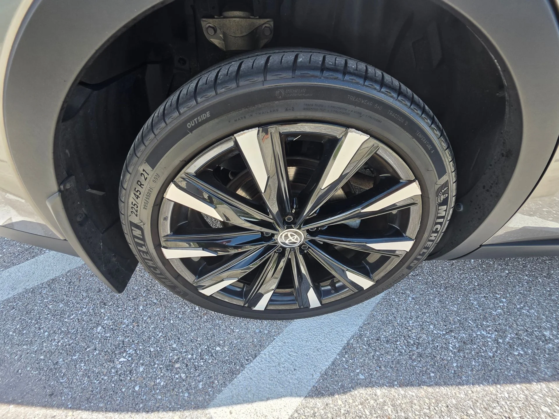 Used 2023 Black Toyota Platinum image 12