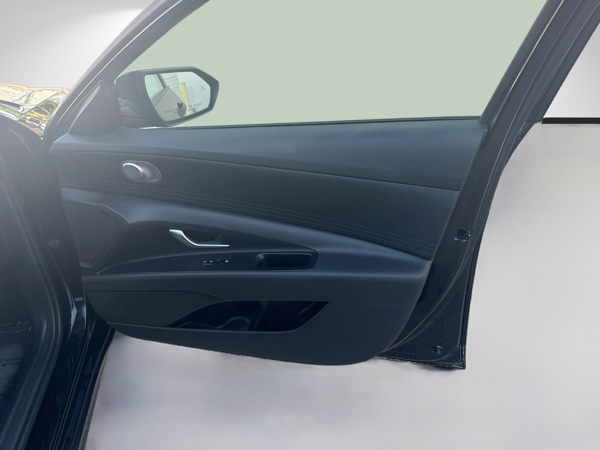 Used 2025 Abyss Black Hyundai SE image 30