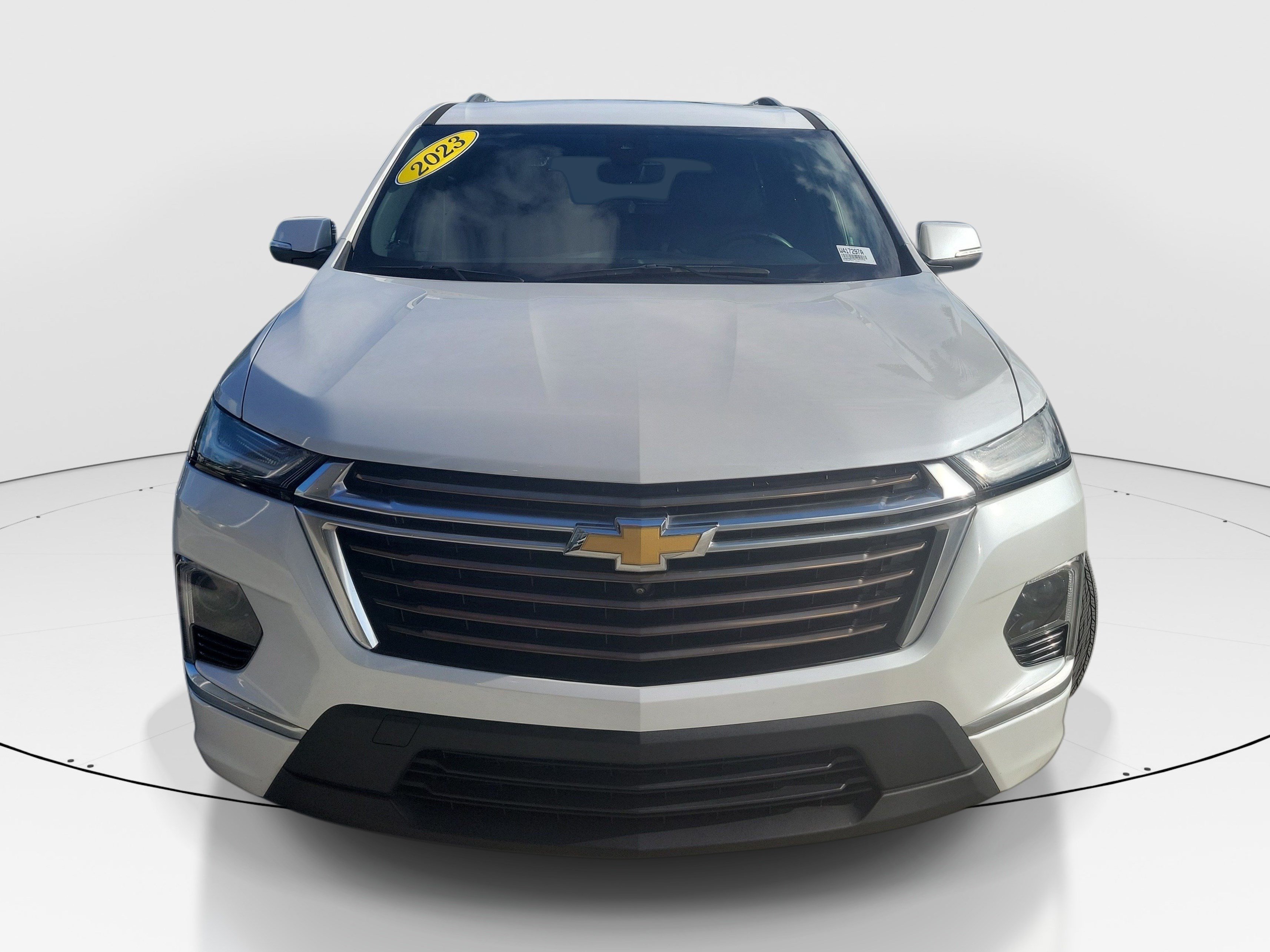 Used 2023 Iridescent Pearl Tricoat Chevrolet High Country image 2