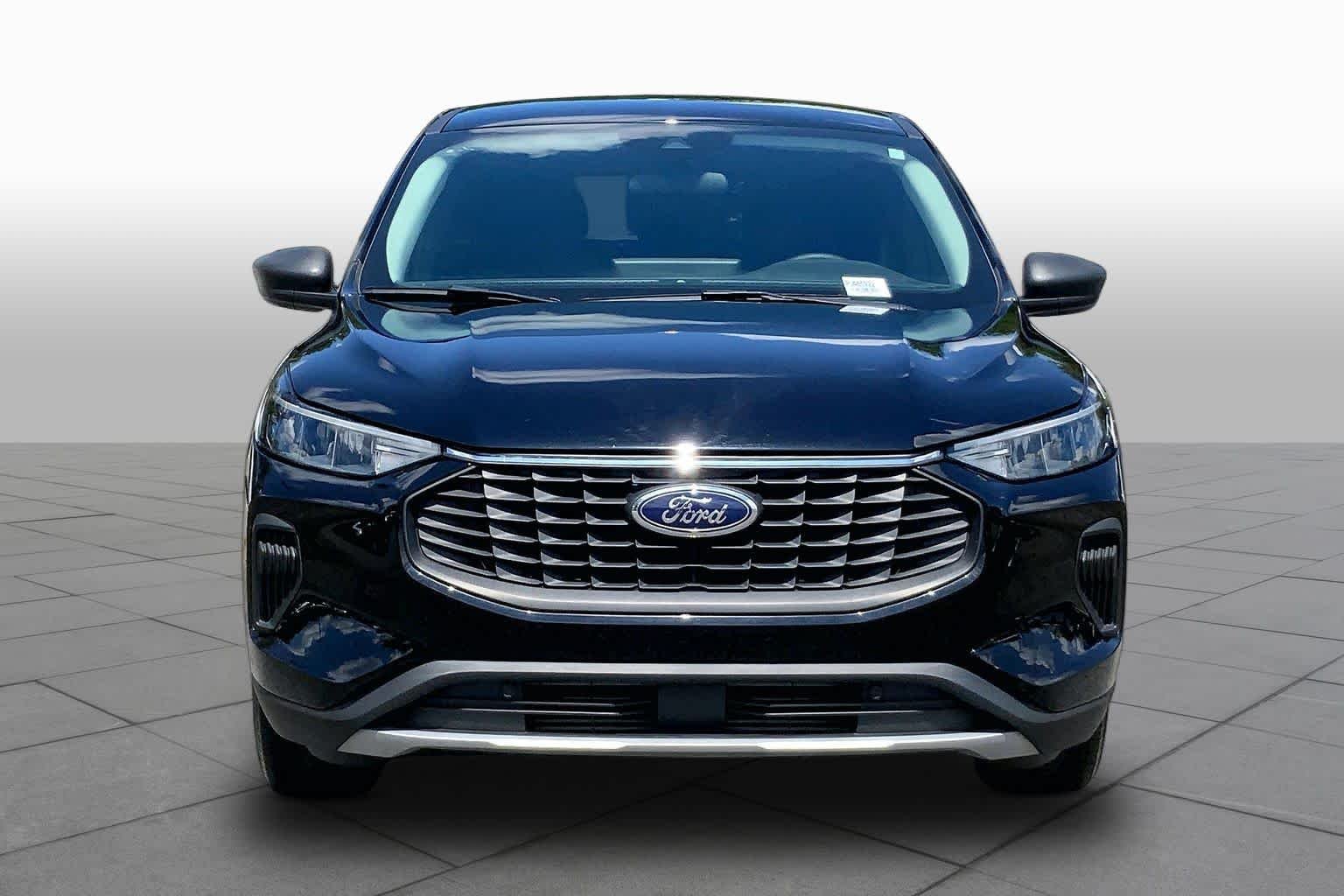 Used 2023 Agate Black Metallic Ford Active image 4