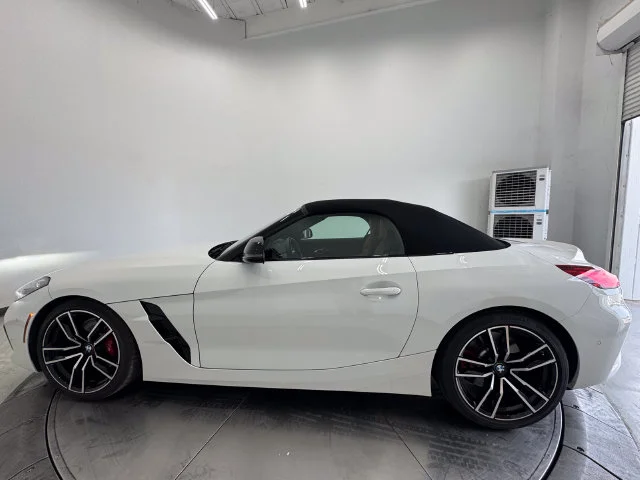 Used 2025 Alpine White BMW sDrive M40i image 15