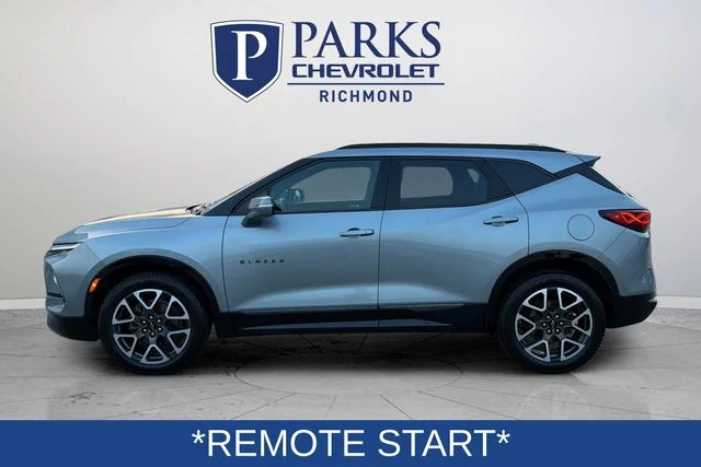 Used 2023 Gray Chevrolet RS image 4