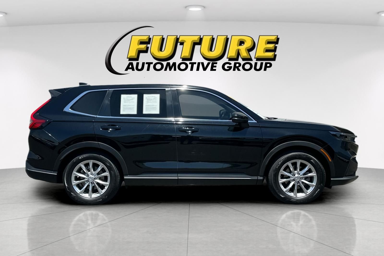 Used 2023  Honda EX-L image 2