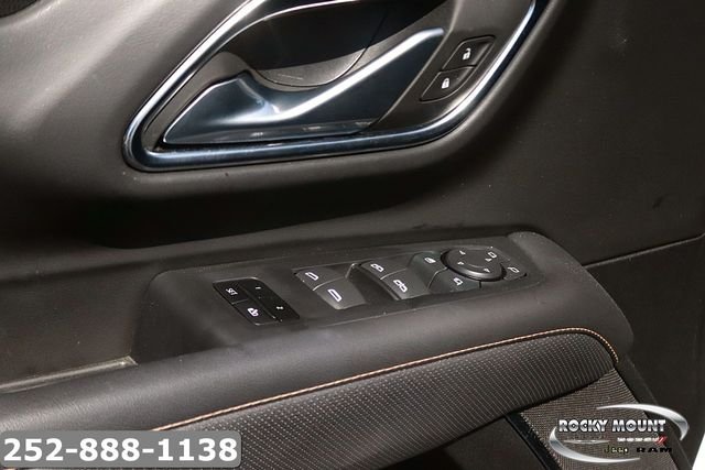 Used 2024 White GMC AT4 image 12