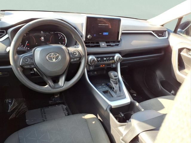 Used 2024  Toyota XLE image 5