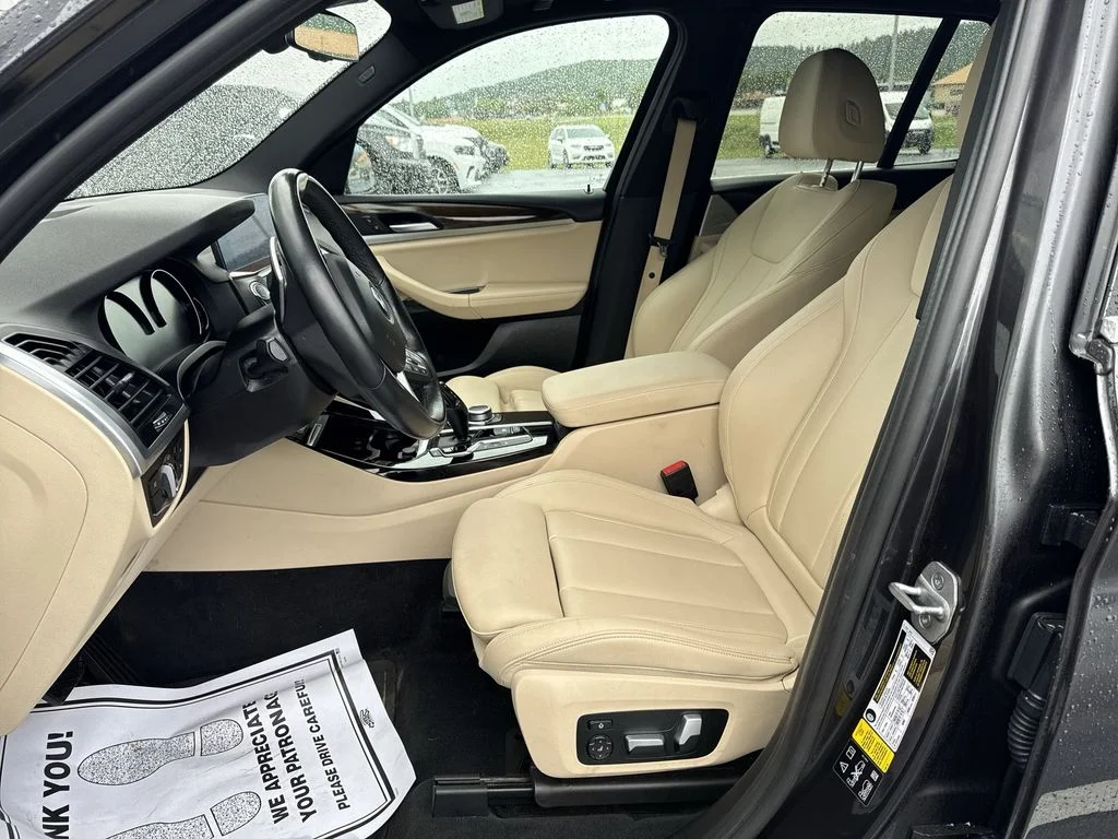 Used 2021 Gray BMW xDrive30i image 11