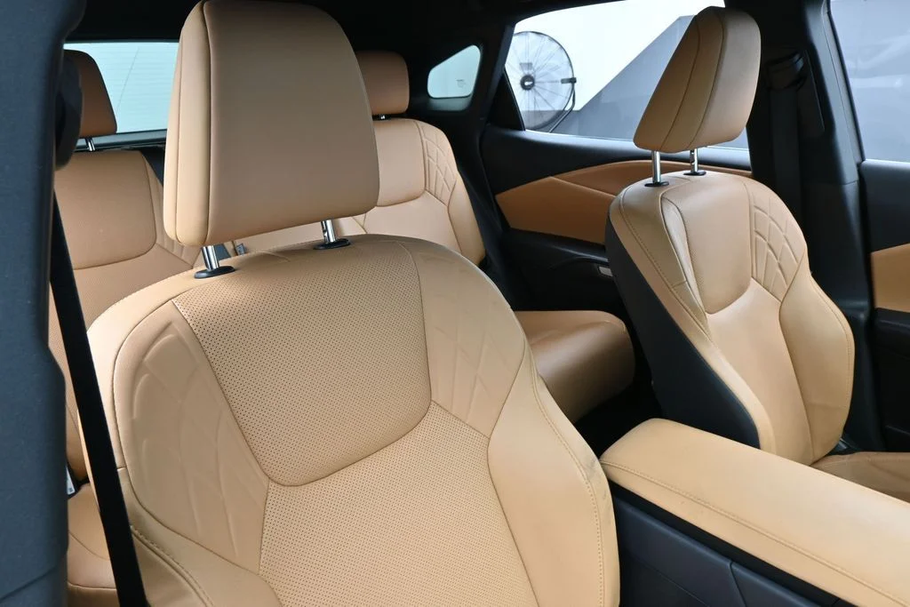 Used 2025 White Pearl Lexus 350 image 42