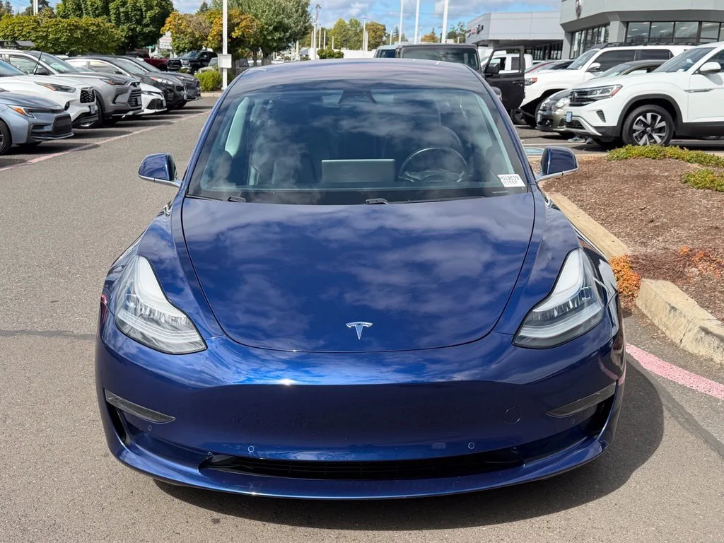 Used 2018 Blue Tesla Long Range image 3