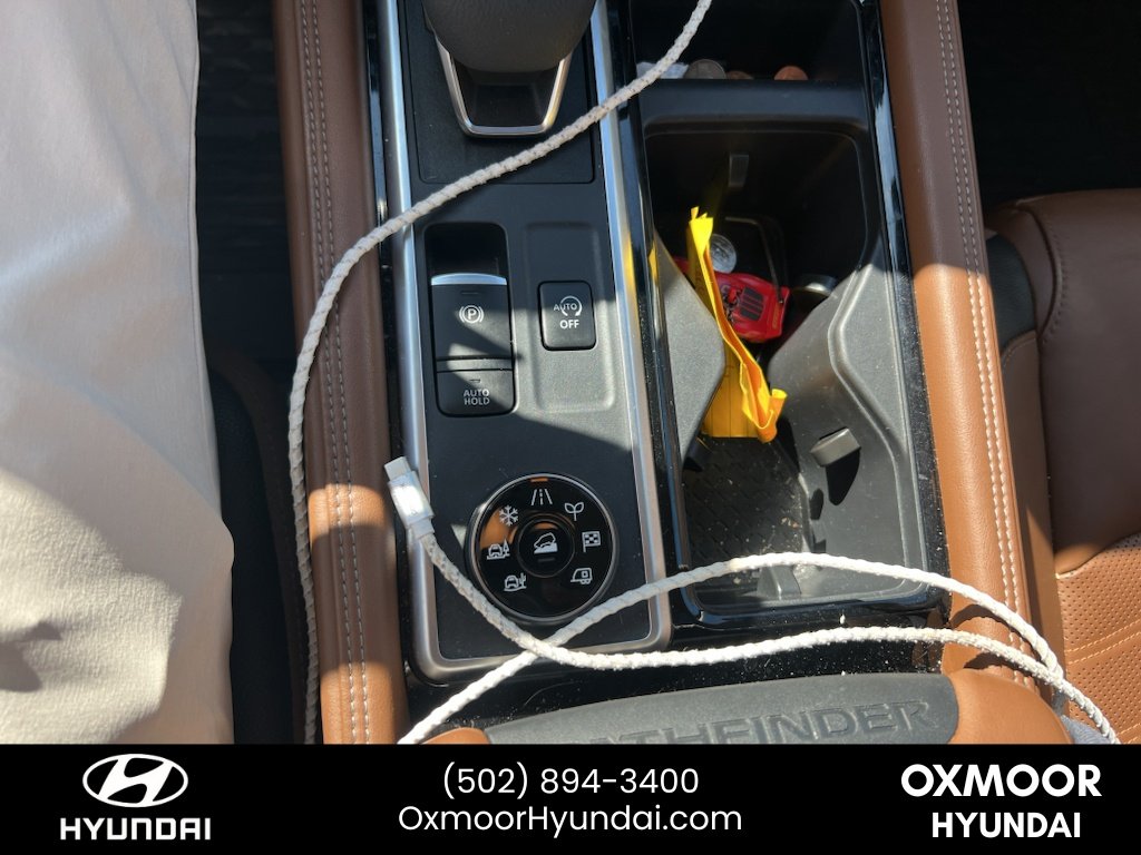 Used 2023 Pearl White Tricoat Nissan Platinum image 15