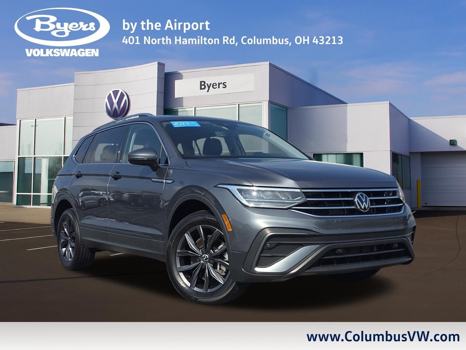 Certified Used 2023 Platinum Gray Metallic Volkswagen SE image 1