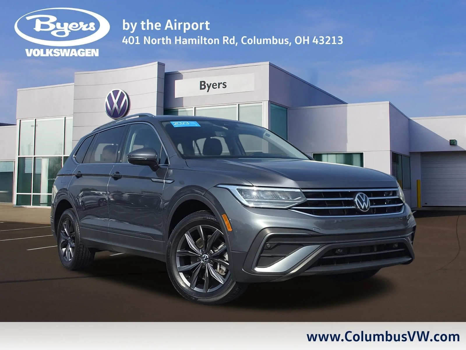 Certified Used 2023 Platinum Gray Metallic Volkswagen SE image 1