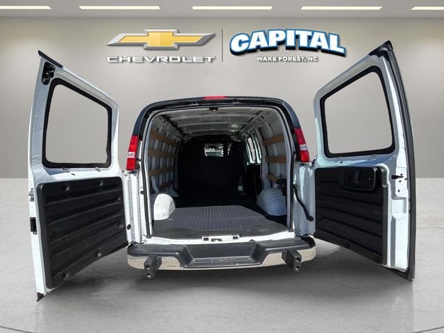 Used 2024 White GMC Work Van image 30