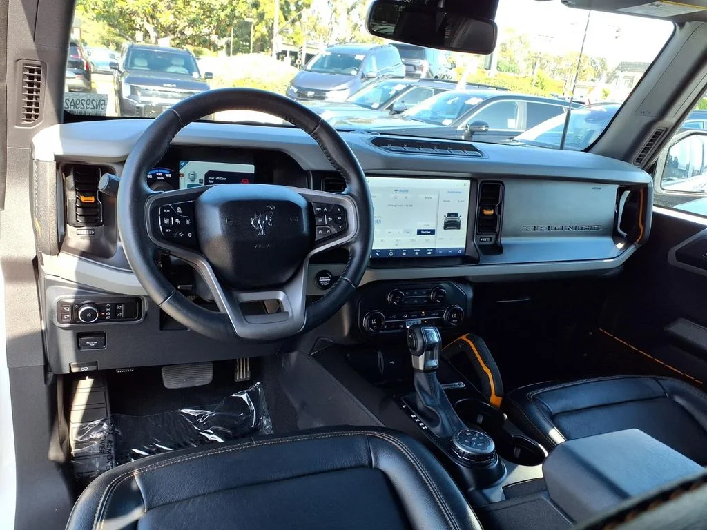 Used 2023 White Ford Badlands image 13