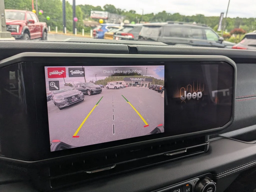 Used 2025 41 Jeep Rubicon X image 17