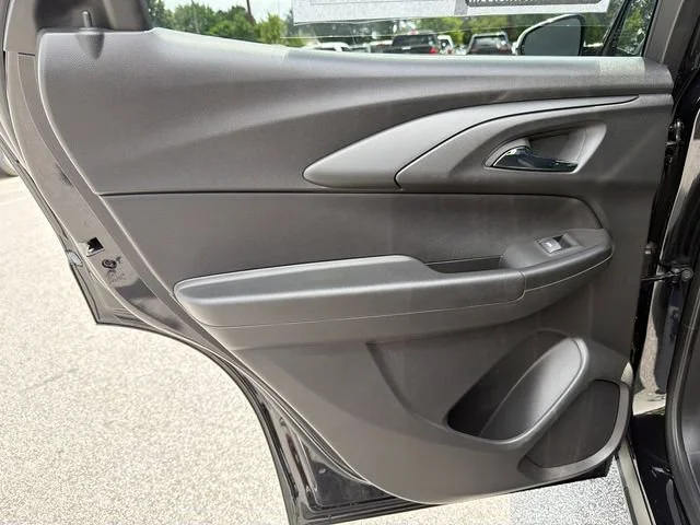 Used 2025 Mosaic Black Metallic Chevrolet ACTIV image 21