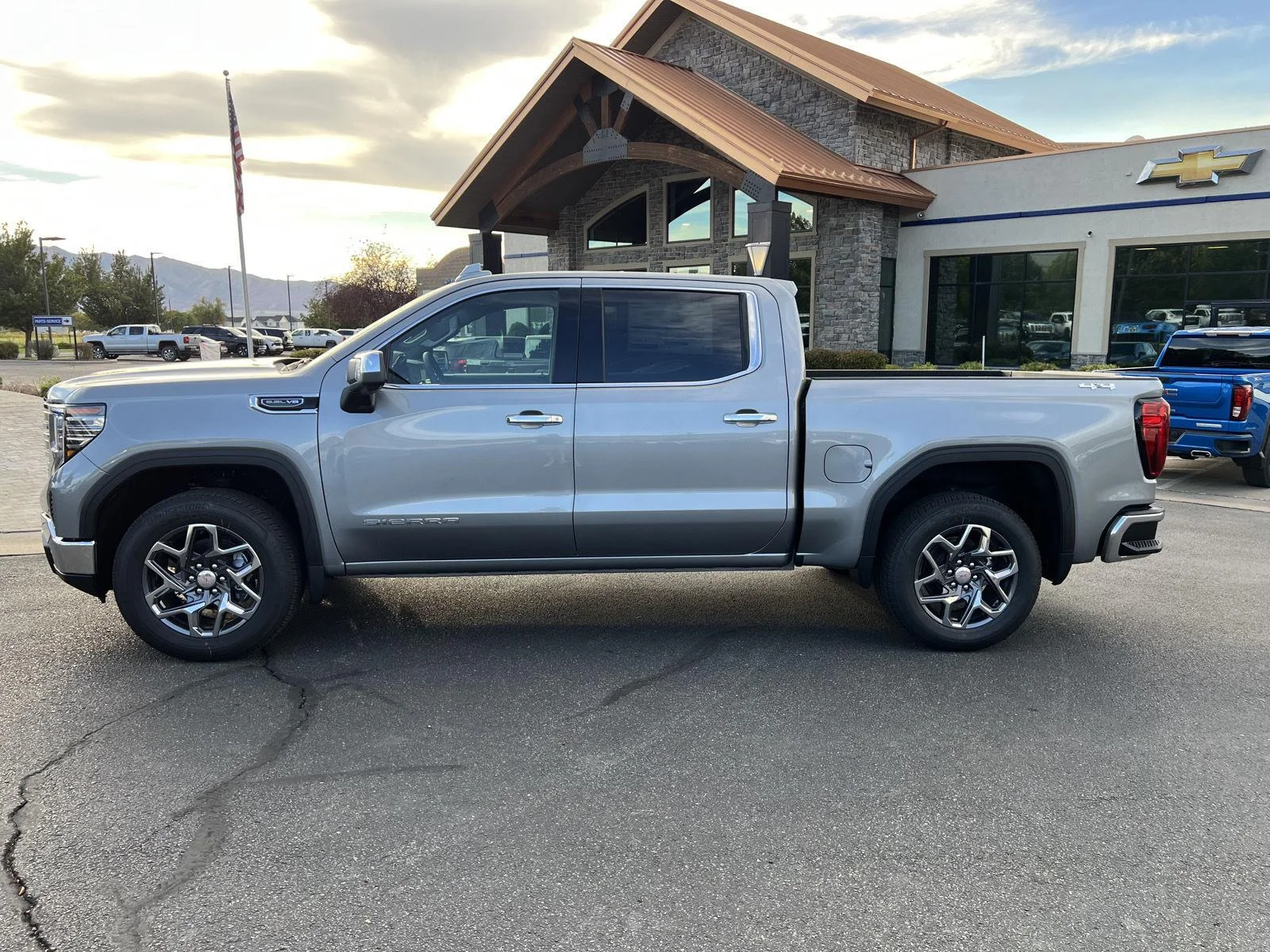 2026 GMC Sierra 1500 SLT - Photo 10