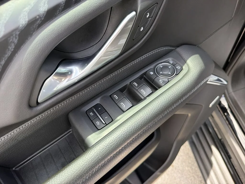 Used 2022 Onyx Black GMC Denali image 30