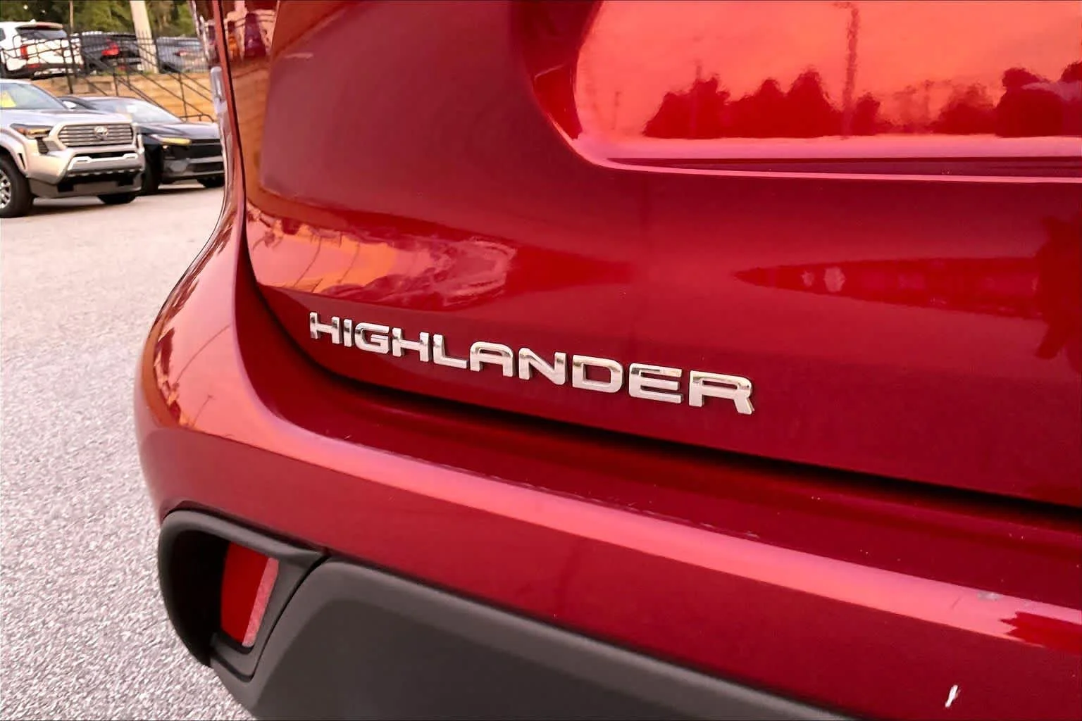 Used 2022 Ruby Flare Pearl Toyota XLE image 31