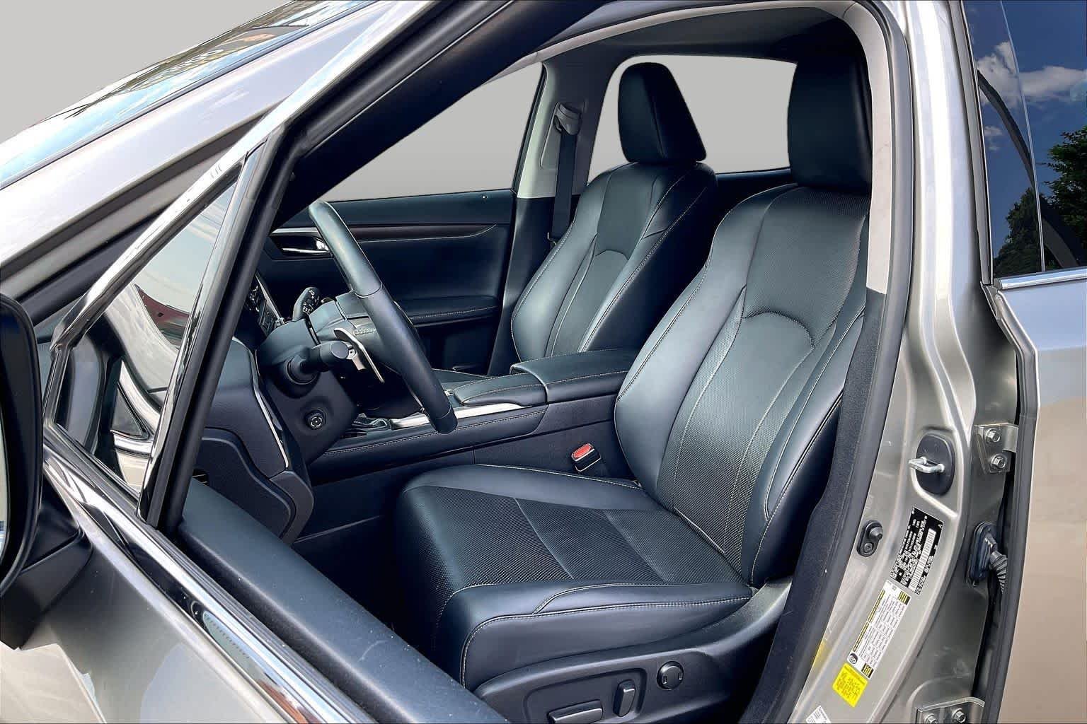 Used 2021 Atomic Silver Lexus  image 8