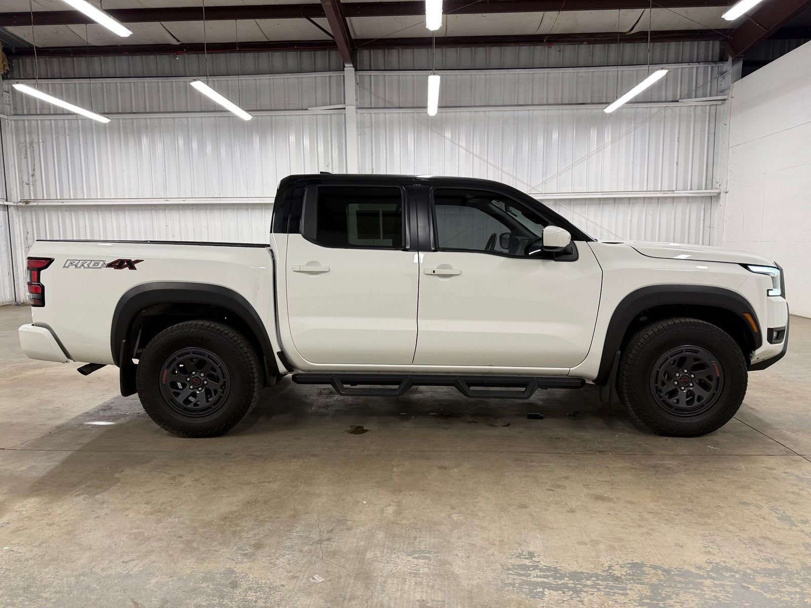 Used 2025 White Nissan PRO-4X image 4