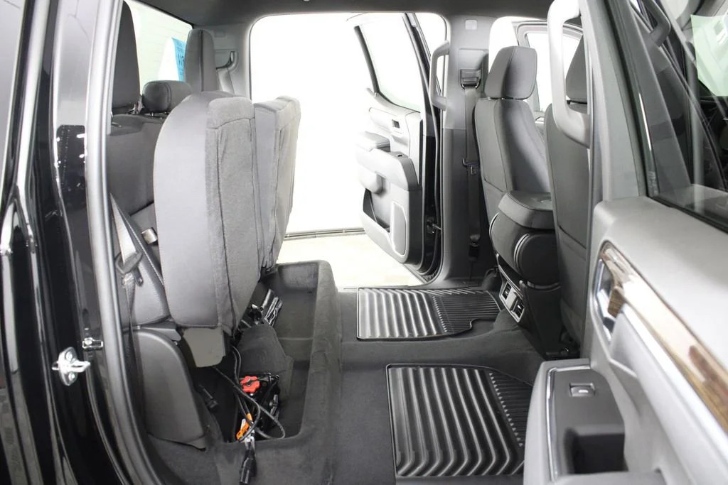 New 2026 Onyx Black GMC Elevation image 13
