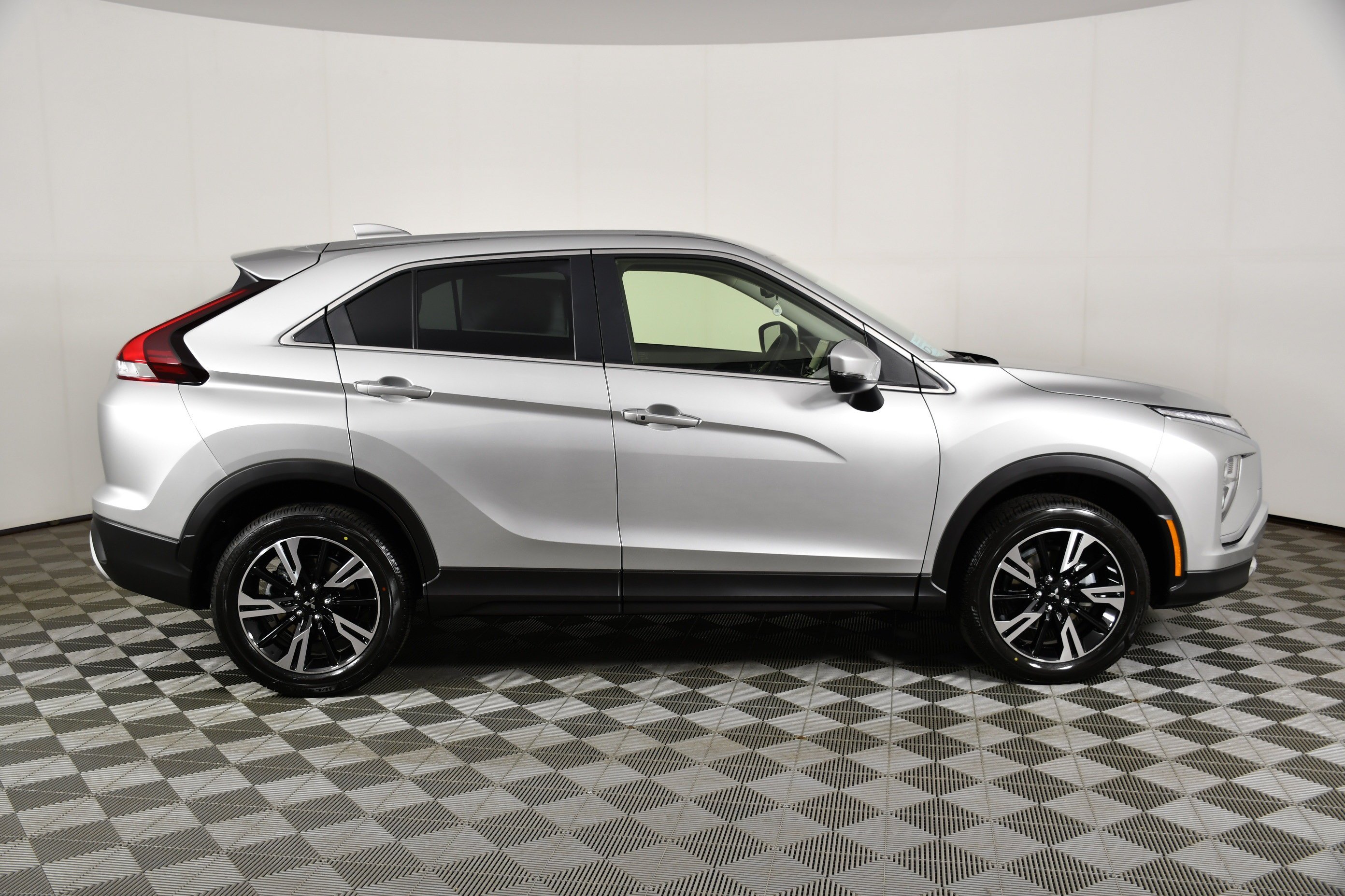 New 2026 Alloy Silver Metallic Mitsubishi SE 1.5T S-AWC image 5