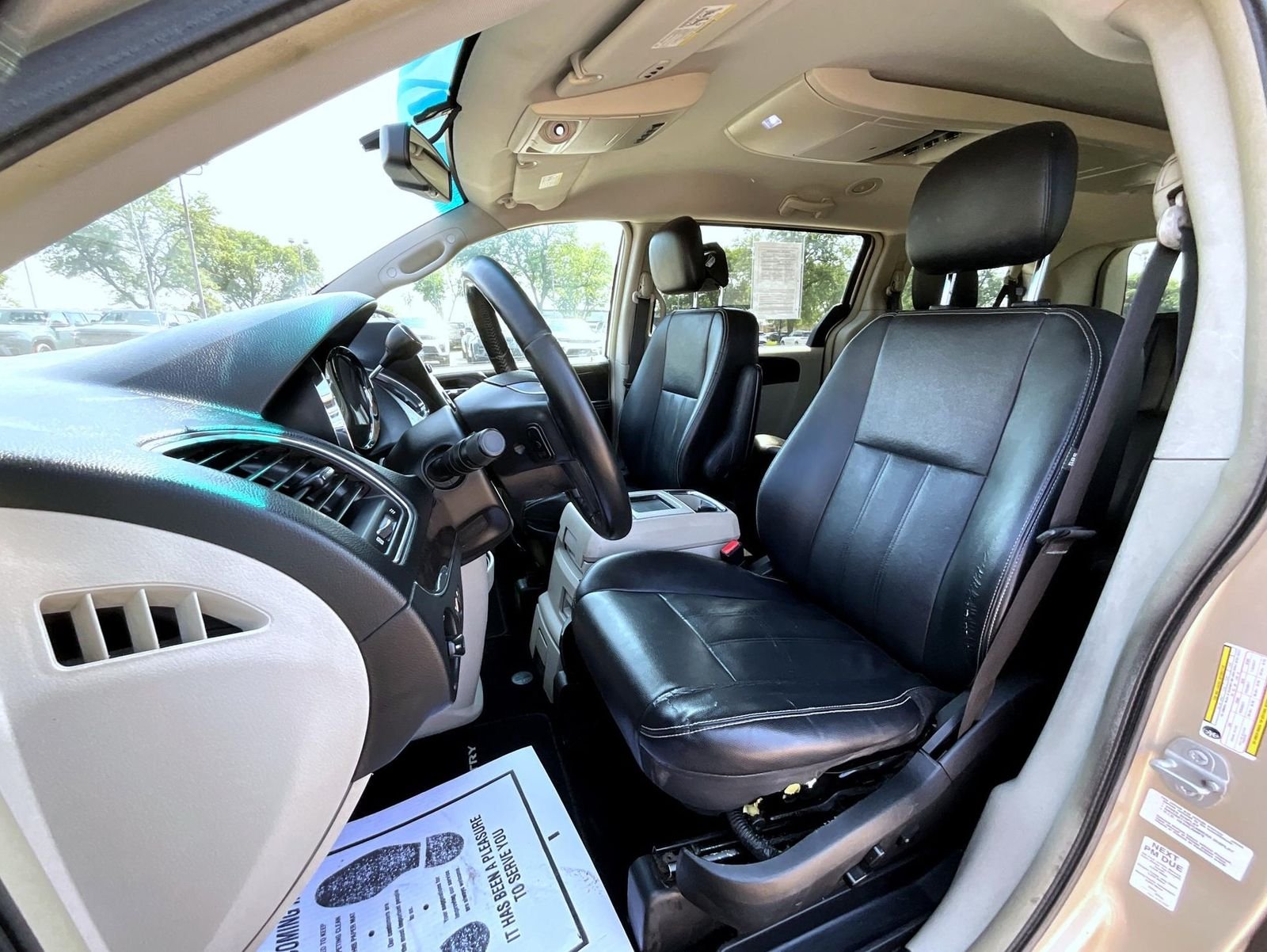Used 2014 Beige Chrysler Touring image 11
