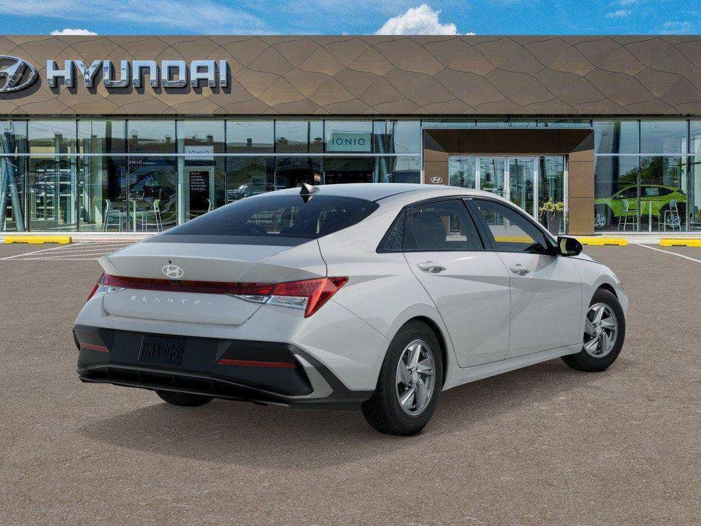 New 2026 White Hyundai SE image 4