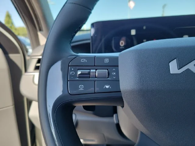 New 2026 Ivory Silver Kia Wind AWD image 18