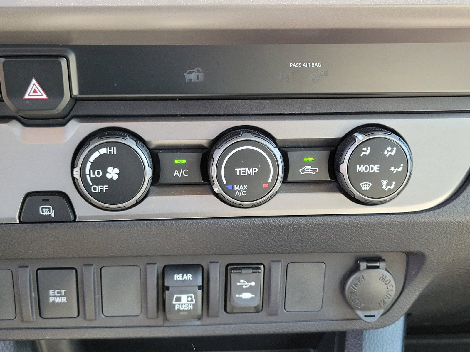 Used 2019 White Toyota  image 20