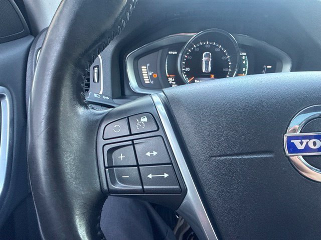 Used 2016 Silver Volvo T5 Platinum image 22