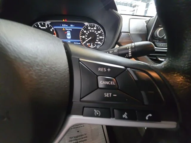 Used 2025  Nissan 2.5 SV image 19