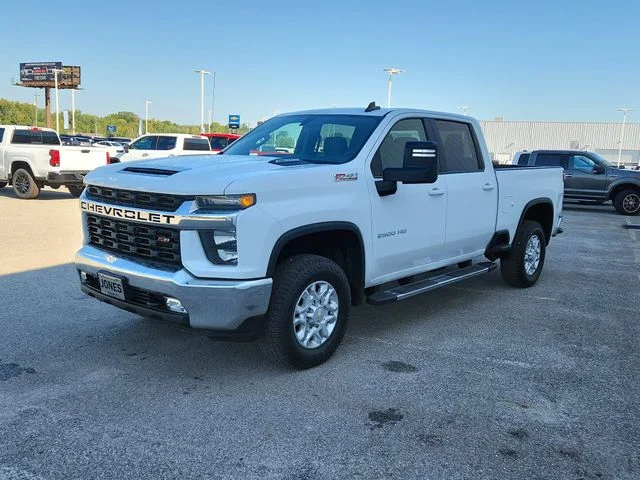 Used 2023 White Chevrolet LT image 4