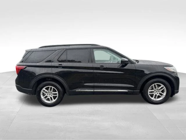 Used 2025 Black Ford Active image 10