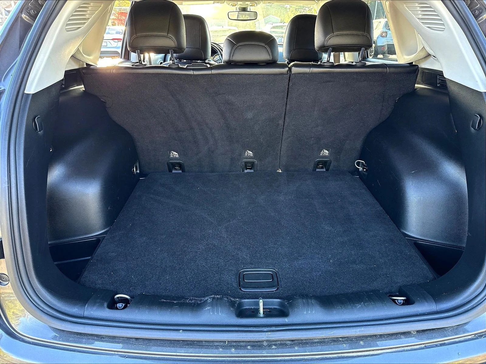 Used 2020 Crystal Metallic Jeep Latitude image 36