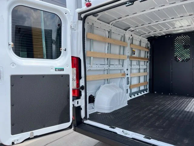 Used 2025 White Ram Base image 33