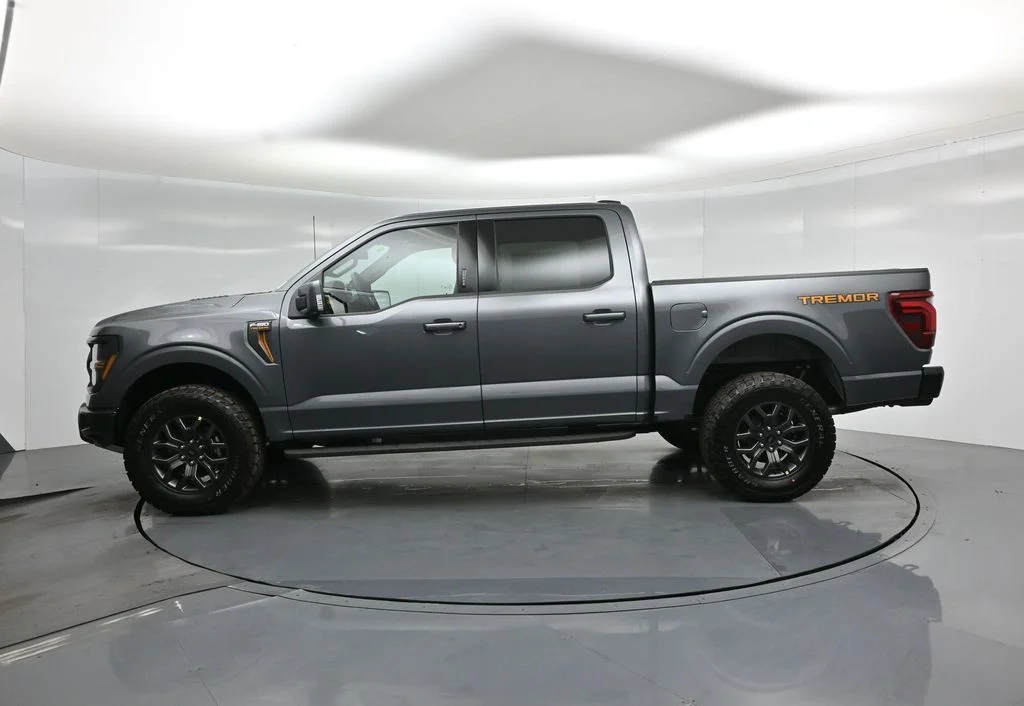 New 2026 Carbonized Gray Metallic Ford Tremor image 28