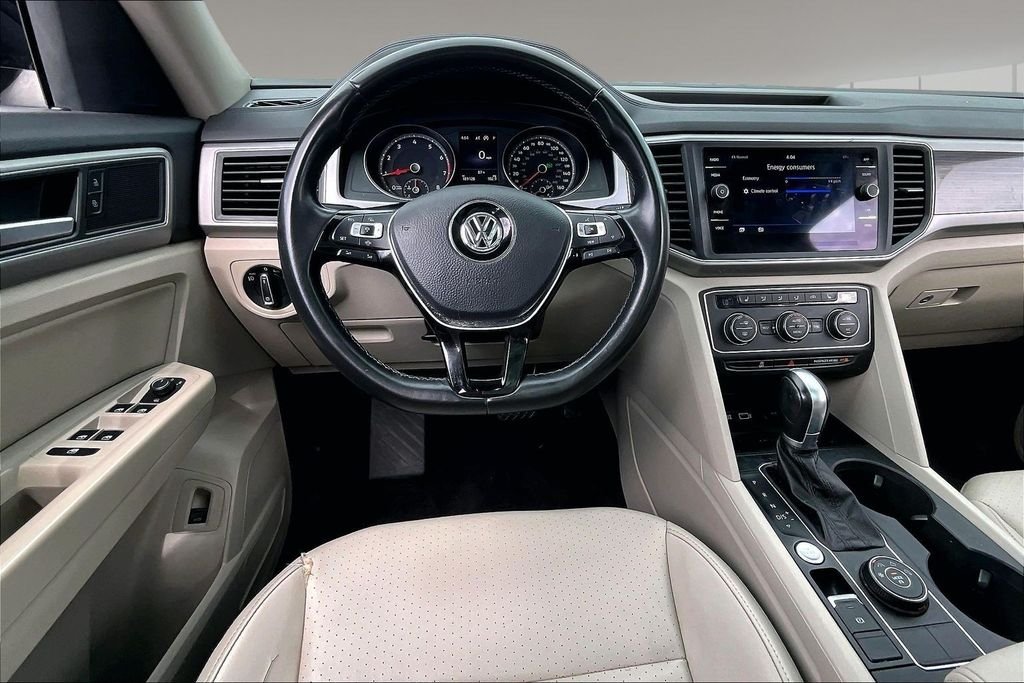 Used 2019 Black Volkswagen 3.6L V6 SE image 5