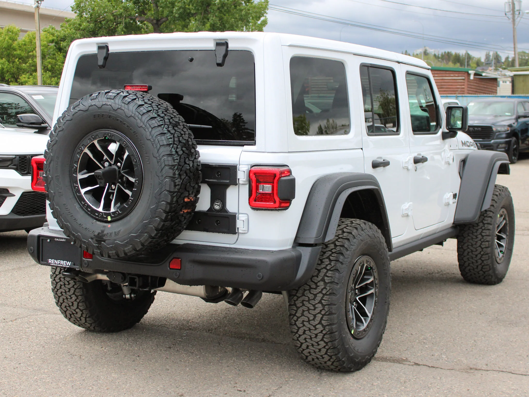 New 2026 White Jeep Moab 392* image 5