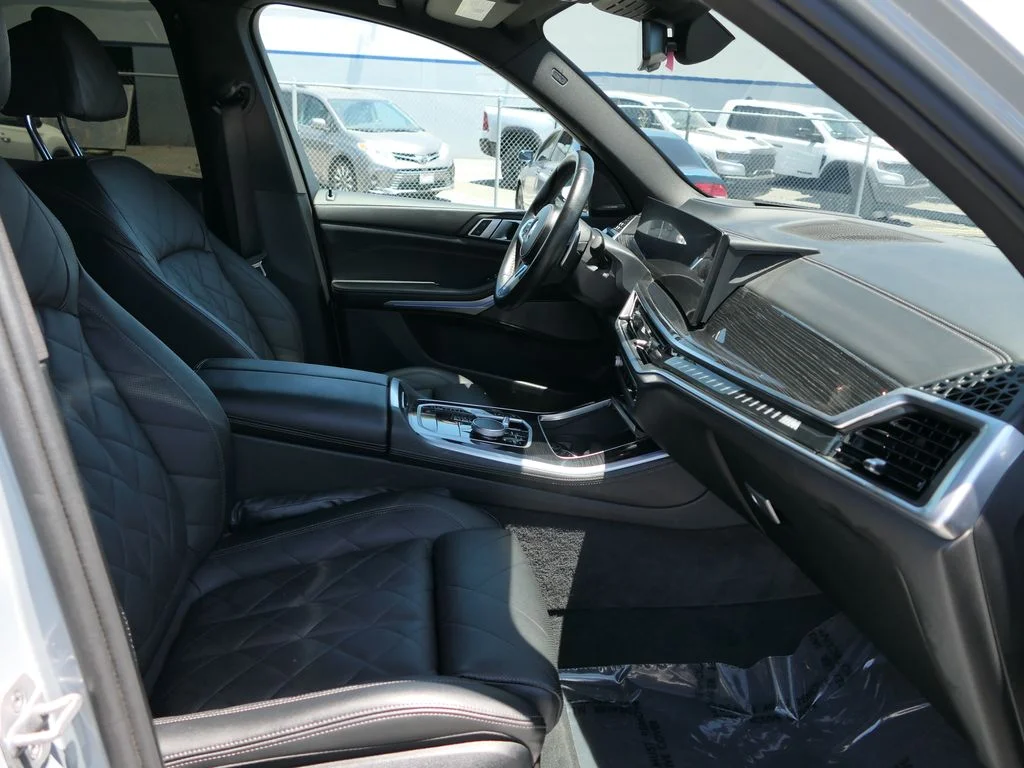 Used 2025 Brooklyn Grey Metallic BMW M60i image 26